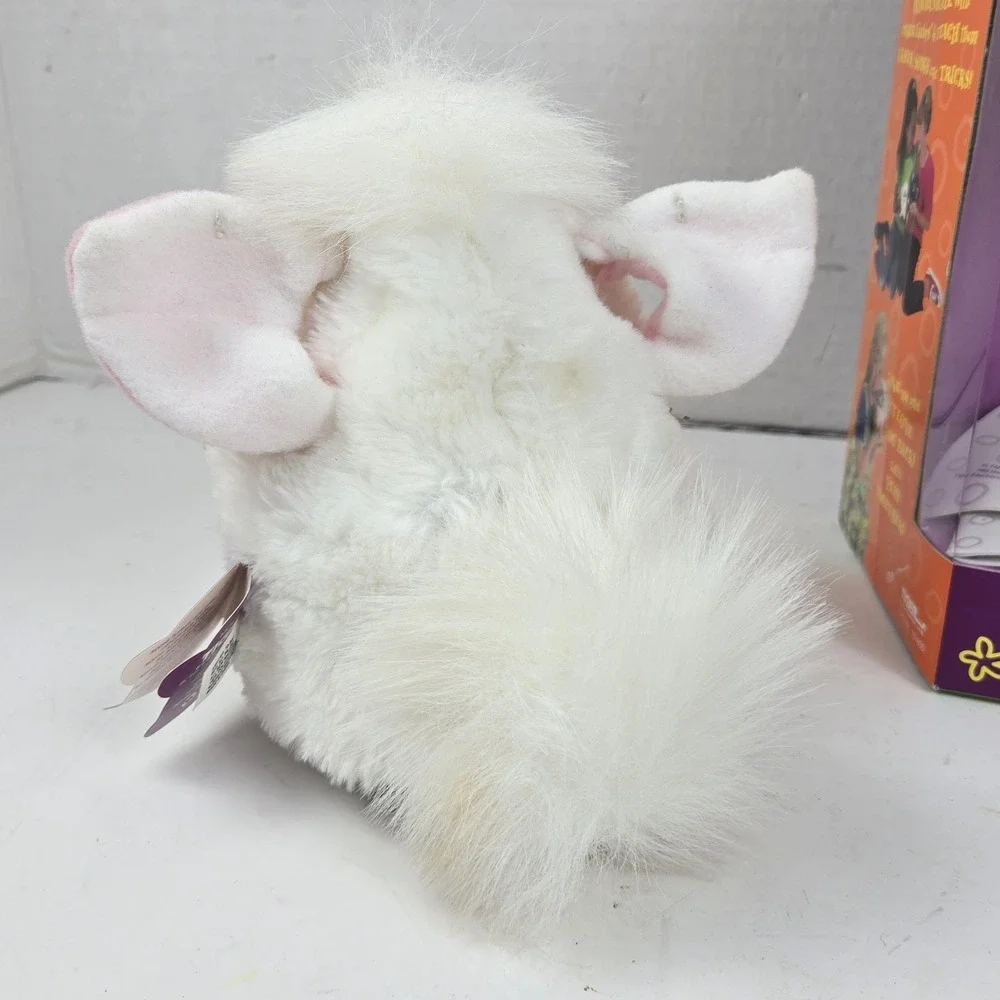 VTG 1998 Hasbro Tiger Electronics SNOWBALL White Furby NOT WORKING, FOR PARTS